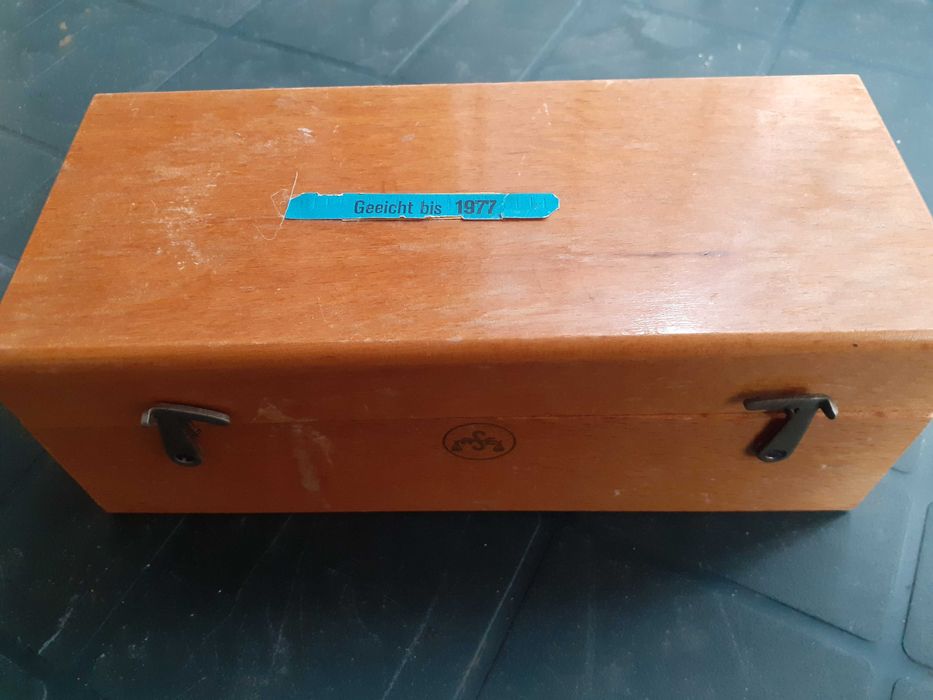 Комплект бронзови теглилки тежести с дървена кутия