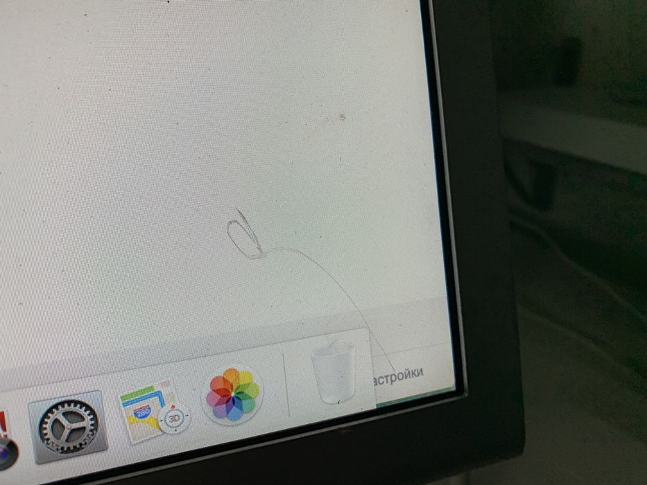 2 монитора Apple Cinema Display