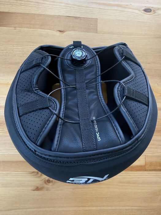 Шлем для единоборств