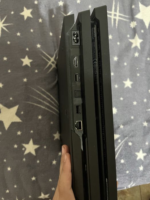 Vand playstation 4 pro cu jocuri