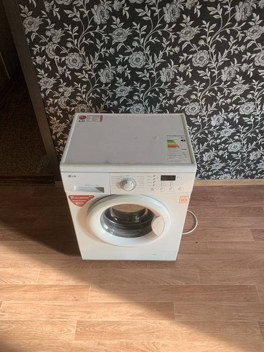 Продам стиральную машинку lg