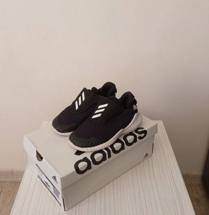 Маратонки adidas 26 1/2 номер
