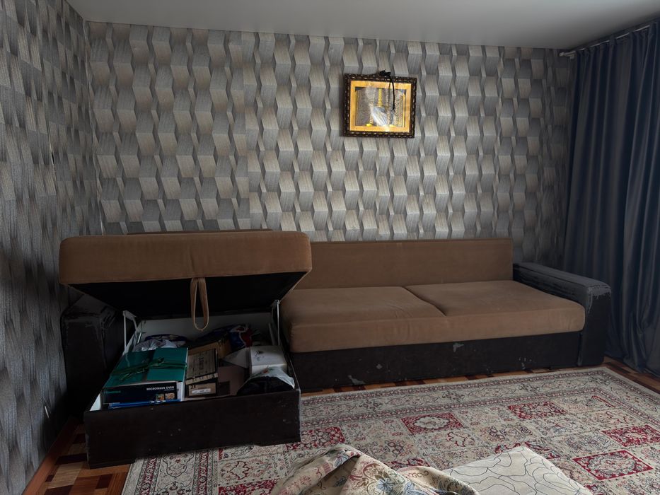 Диван угловой продам