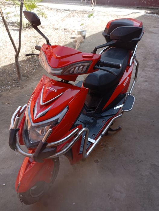 Skuter Lexus           ʼʼ