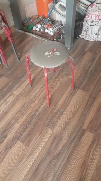 Продам стулья без спинки