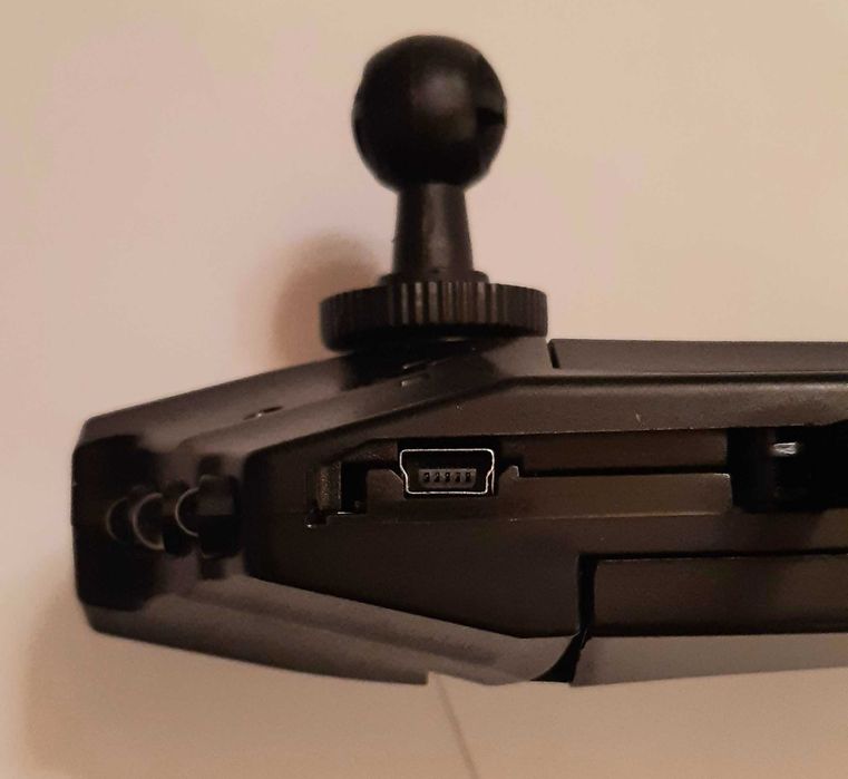 Продавам видеорегистратор HD DVR с 2,5“ ТFT LCD екран