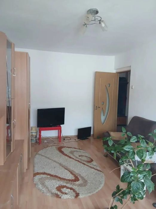 Vând apartament 2 camere strada Oituz