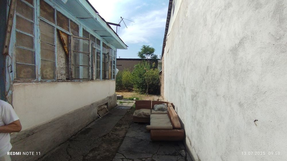 Продаётся участок в Иззат махаля