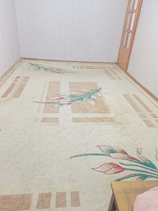 Продаётся ковёр в хорошем состоянии