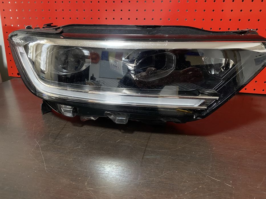 Far dreapta full led IQ Light Vw T-Roc facelift an de la 2022