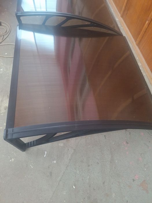 Навес от поликарбонот