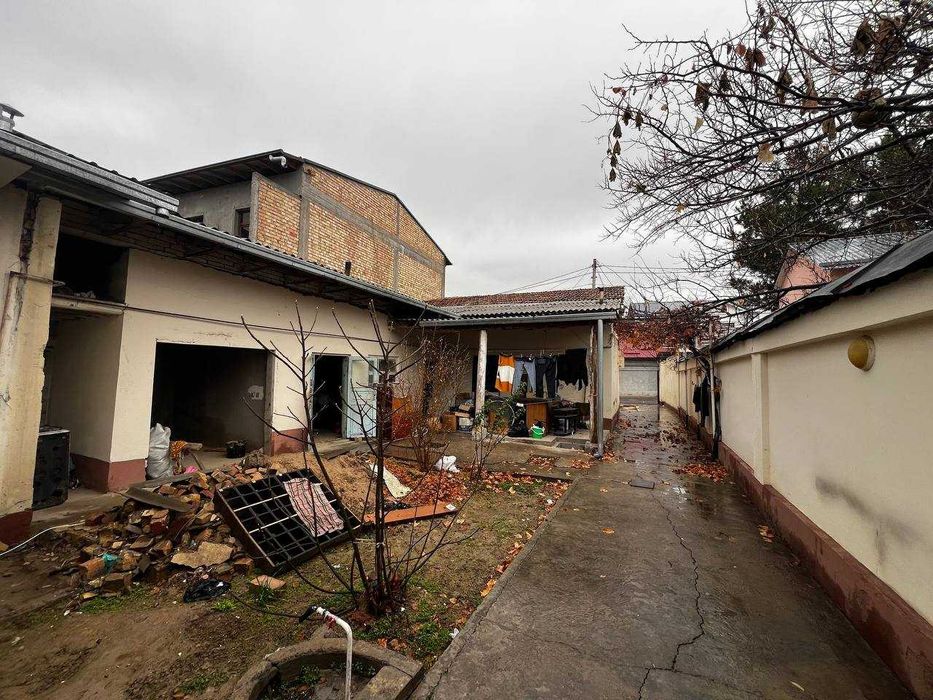 Земельный участок под застройку 4,2 сотки в Мирзо-Улугбекском районе=