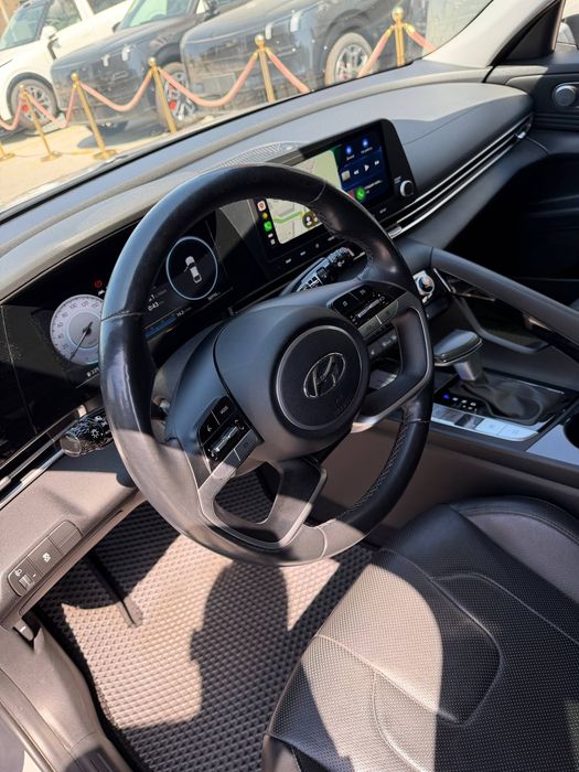 СВОЯ Hyundai Elantra 2022 2.0 Luxe