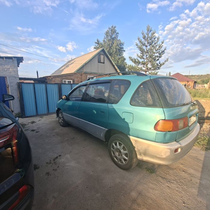 Продам машину Toyota