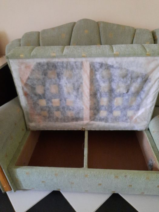 Диван ъглов ляв с площ за спане и ракла