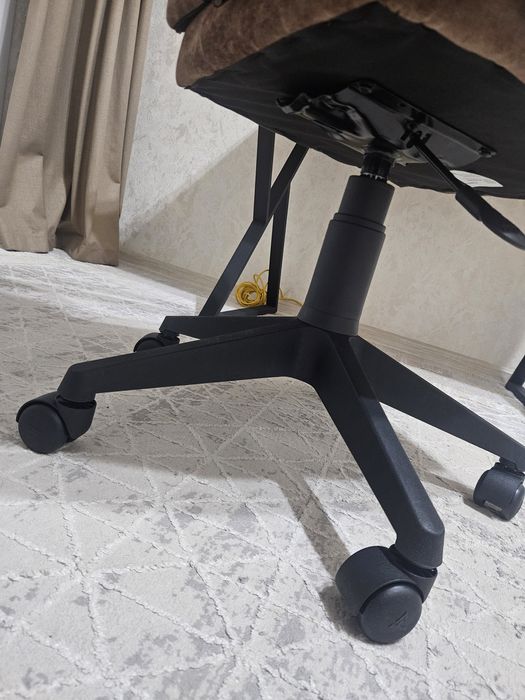 Продам кресло компьютерное