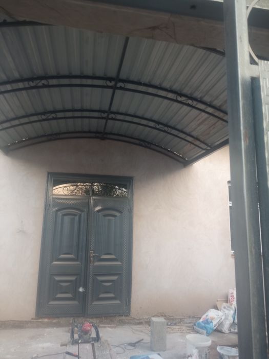 Hiva shahrida kotej sotiladi 210kv potolok shpaklyovkadan chiqqan