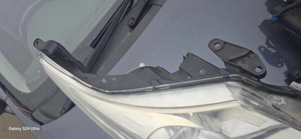 Far toyota avensis t27