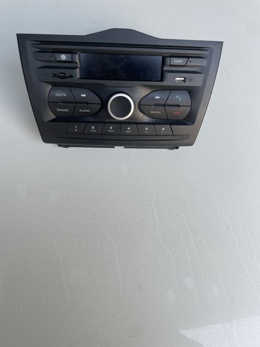 Продам магнитофон для Lada Granta FL