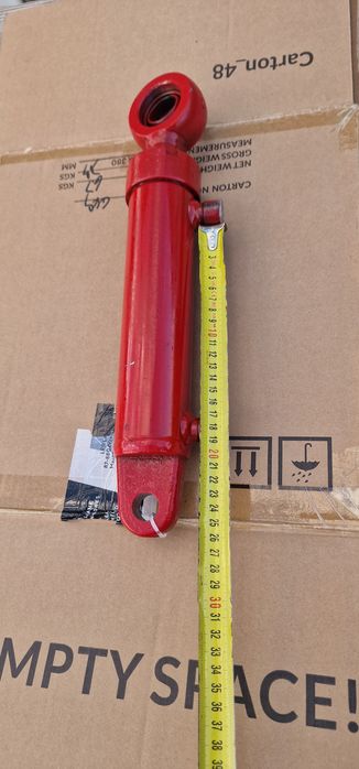 Cilindru hidraulic 360 mm deschide 200 mm tija 30 mm diametru bolturi