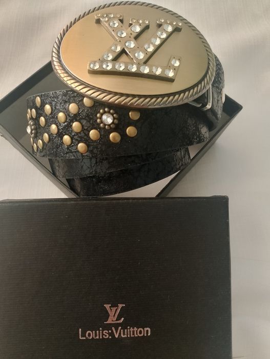 Спортно елегантени колани