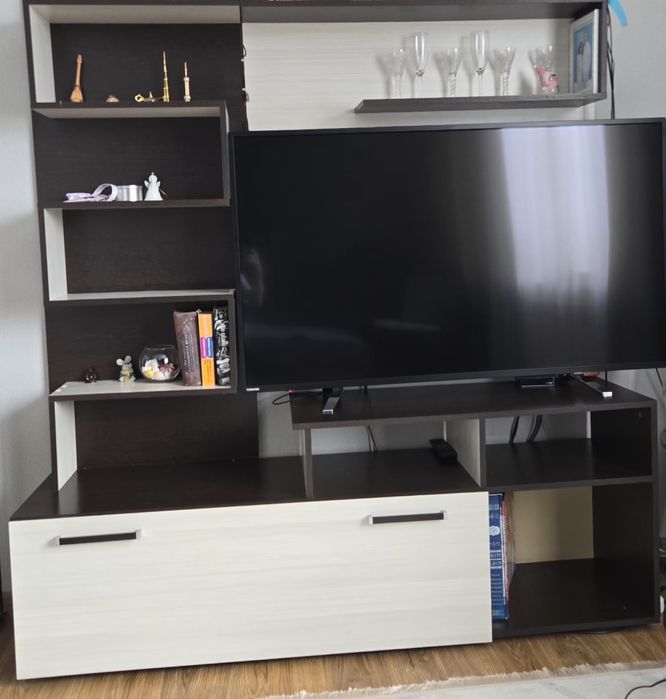 Продам стенку  под тв