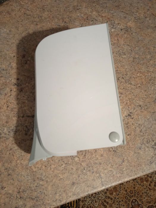 Стенен диспенсър за течен сапун