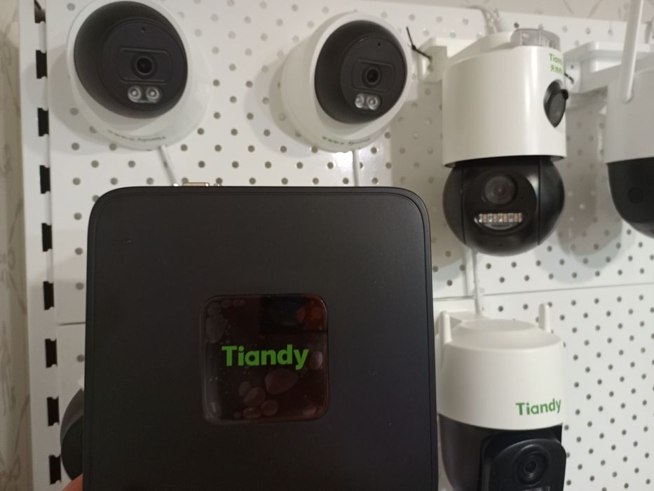 Комплект IP видеонаблюдения с микрофоном и двухсторонней связью