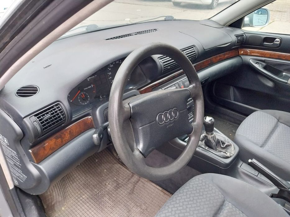 Vând Audi A4 1995