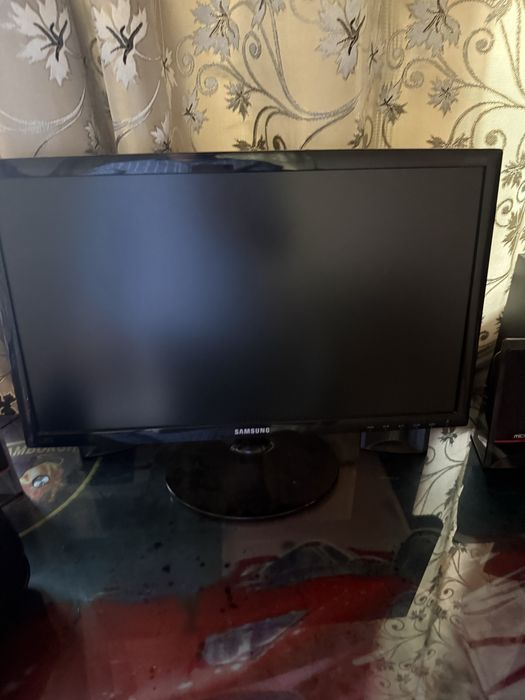 2ta monitor 2ta kompyuter case