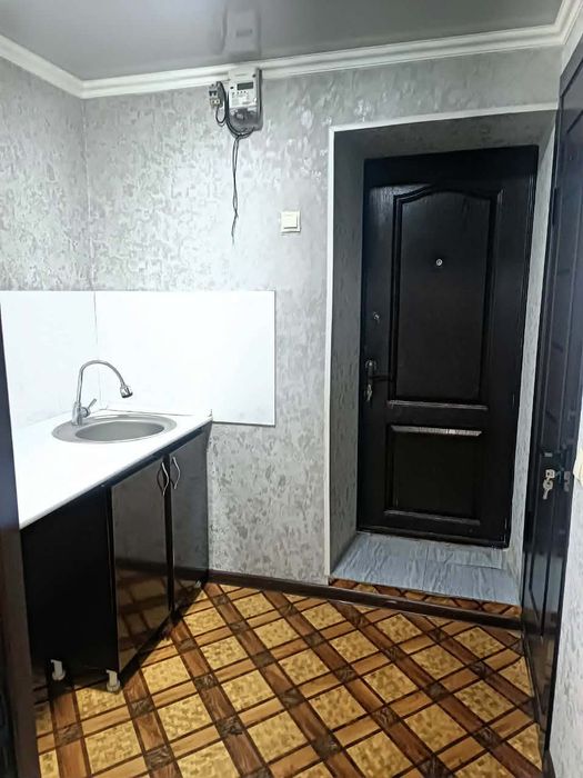 Продается квартира 1/1/5 Кушбеги быв общежитие 18м2