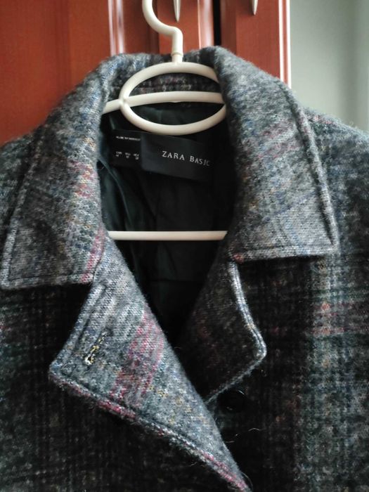 Дамско вълнено късо сако ZARA в отлично състояние