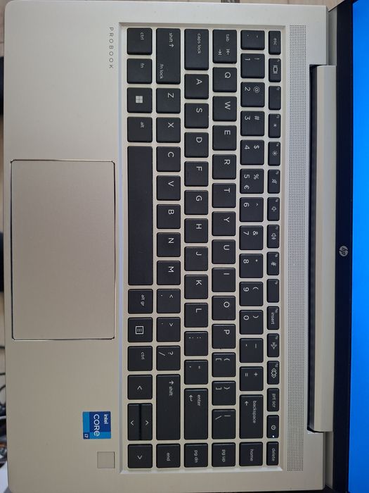HP 440 G8, i7 gen 11, 32 gb ram, SSD 500 gb