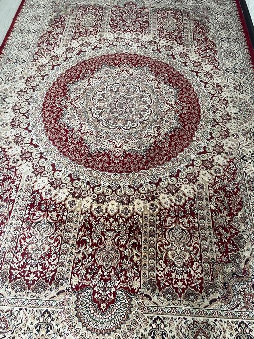 Ковёр б/у в отличном состоянии