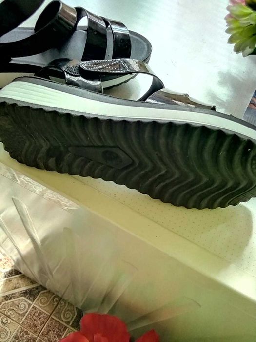 Разпродавам дамски обувки на символични цени 37 , 38 номер