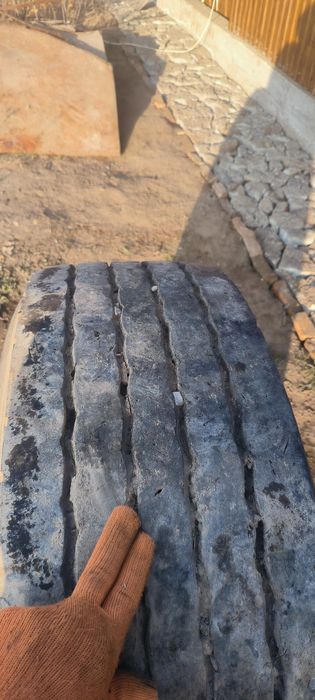 Продам резину на грузовые