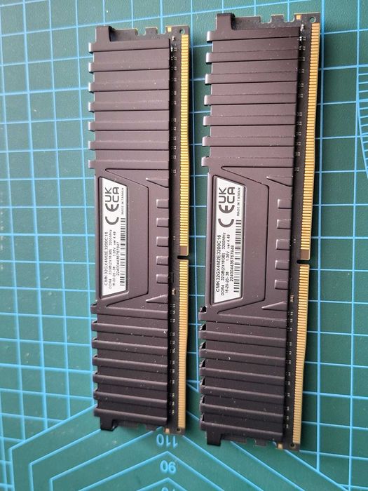 Memorie Corsair Vengeance LPX Black 32GB, DDR4, 3200MHz, CL16, Dual Channel Kit