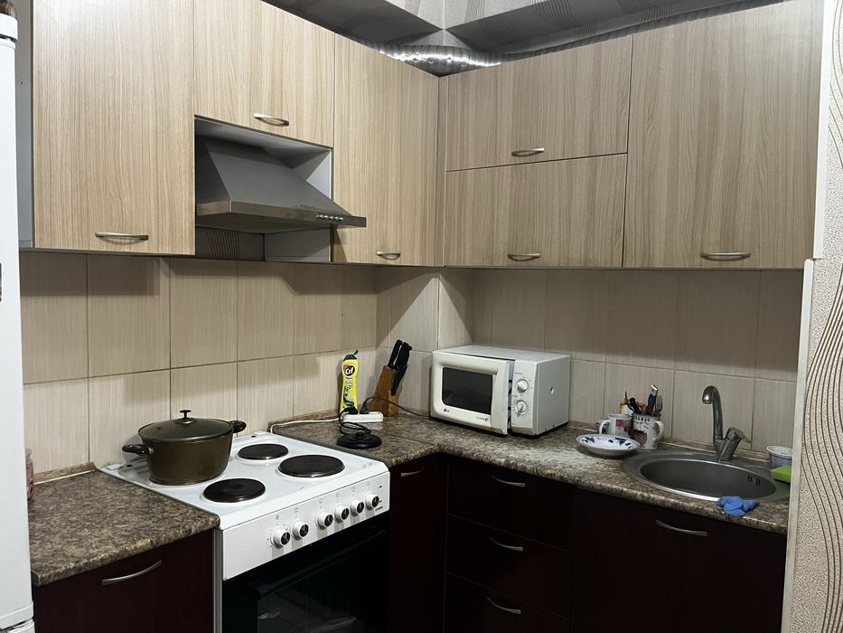 Продам кухонный гарнитур б/у