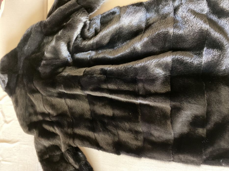 Продам шубу норковую