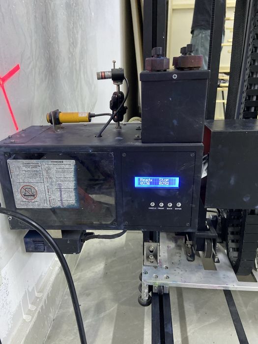 Настенный принер