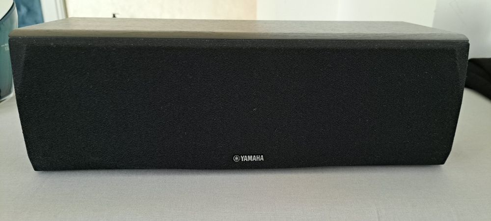 Sistem Yamaha  central NS-C51, doua difuzoare NS-B51 si Fenton AV320BT