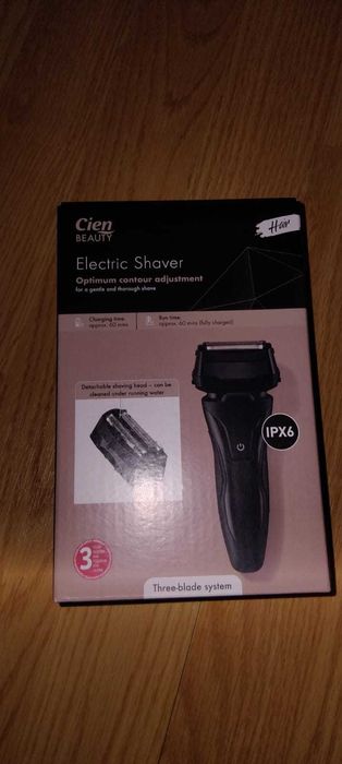 Masini de barbierit ,noi,sigilate