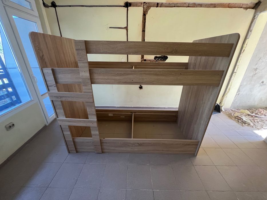 Двуетажно легло и френски матраци