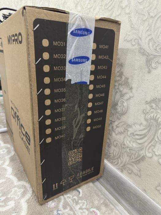 Монитор и корпус для компьютера