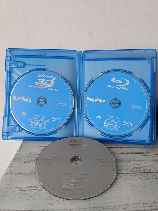 Iron Man 3 (Железният човек 3) - Blu-ray 3D + Blu-ray + DVD (3 диска)