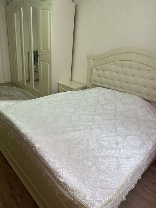 Продам спальный гарнитур