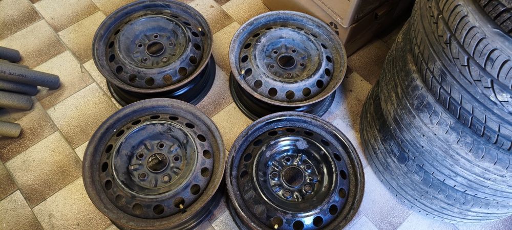 Джанти Тойота Аурис 5х100 6 j 15 цола  ет 39