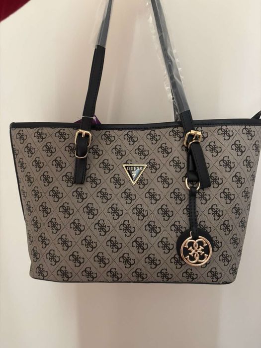 Дамска чанта Guess