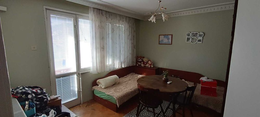 Просторен многостаен апартамент с три тераси и опция за гараж