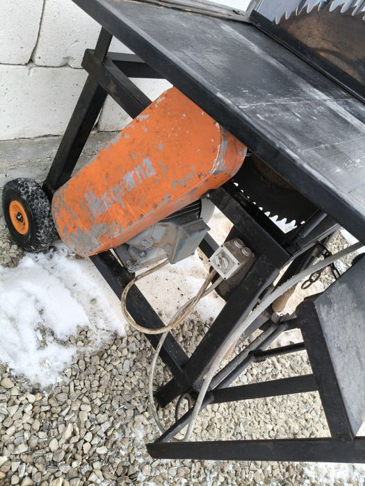 Fierăstrău circular